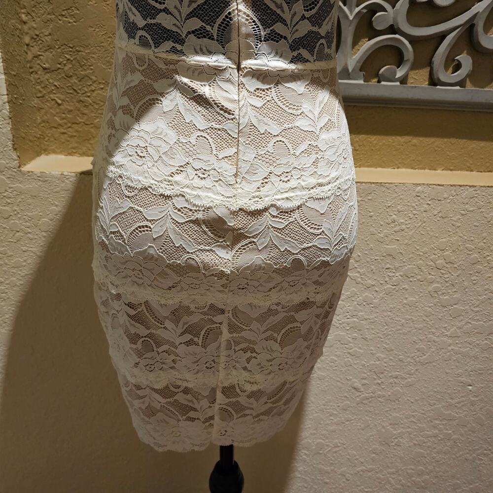 Guess XS Nude Lace Sheath Dress Cocktail Wedding Guest Romantic Chic Coquette - Picture 11 of 11